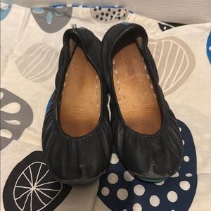 Black Tieks